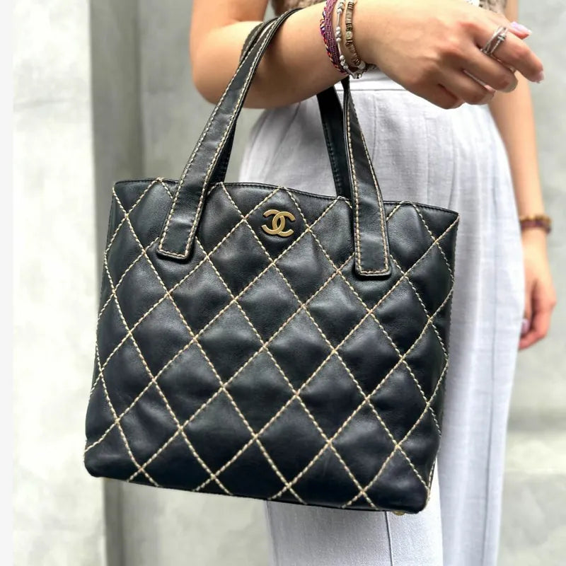 jt053-chanel-vintage-black-calfskin-wild-stitch-tote-bag