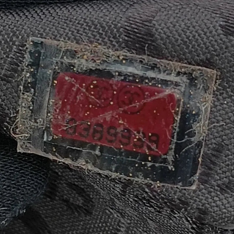 ra929-chanel-vintage-black-caviar-leather-handbag