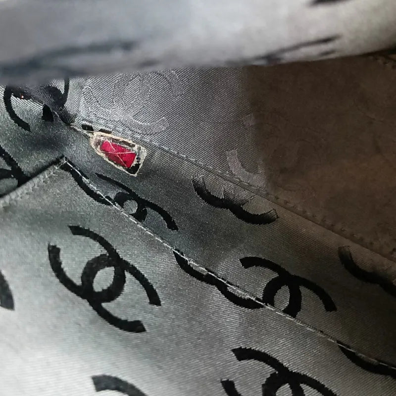 jt053-chanel-vintage-black-calfskin-wild-stitch-tote-bag