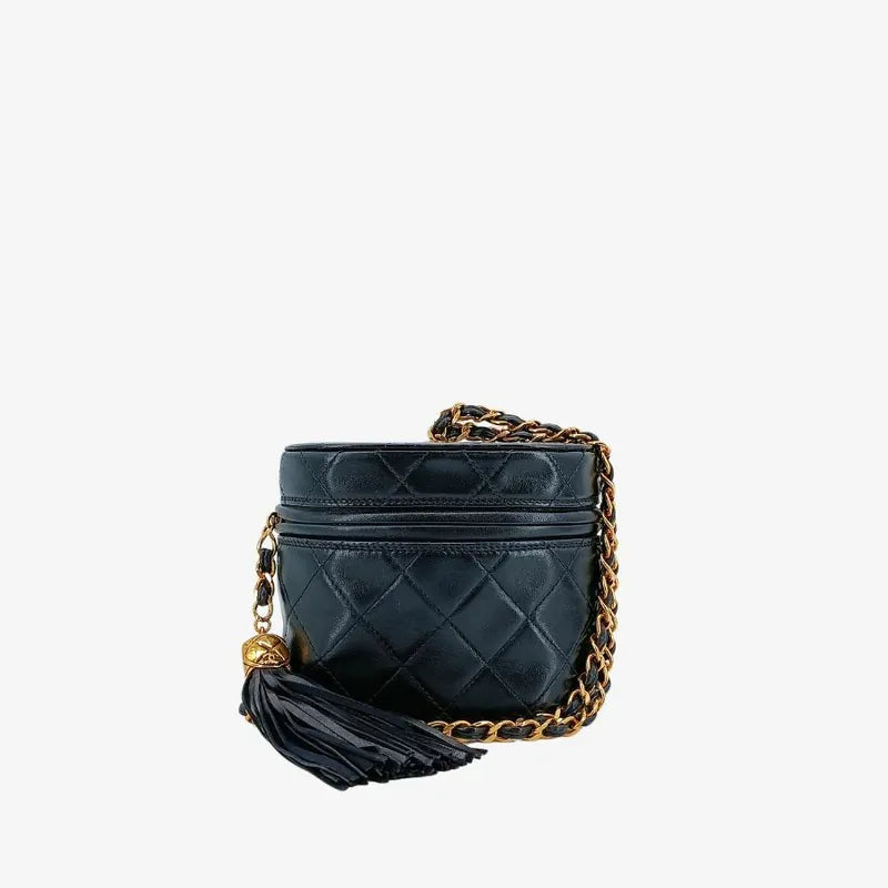 ra253-chanel-vintage-black-lambskin-tassel-bucket-bag