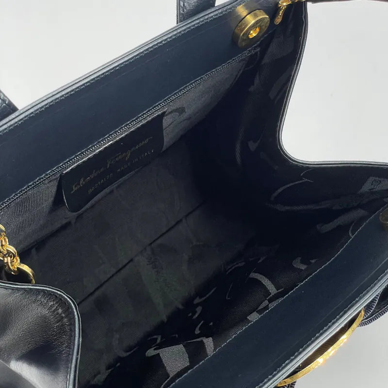 jw609-salvatore-ferragamo-vintage-navy-vara-ribbon-handbag