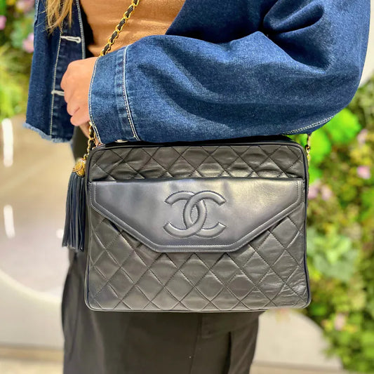 jw070-chanel-vintage-navy-lambskin-tassel-camera-bag