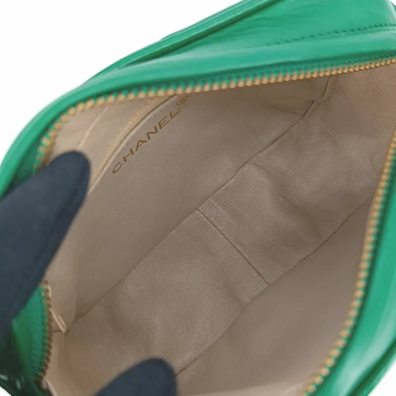 ra692-chanel-vintage-green-lambskin-tassel-camera-bag