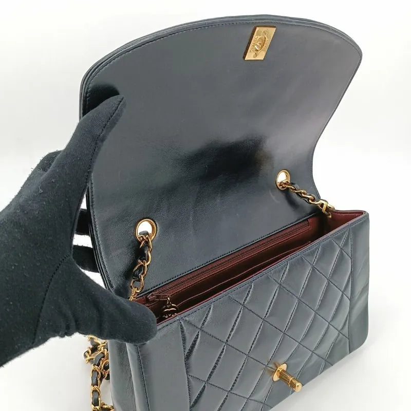 jt103-chanel-vintage-black-lambskin-25cm-diana-flap-bag