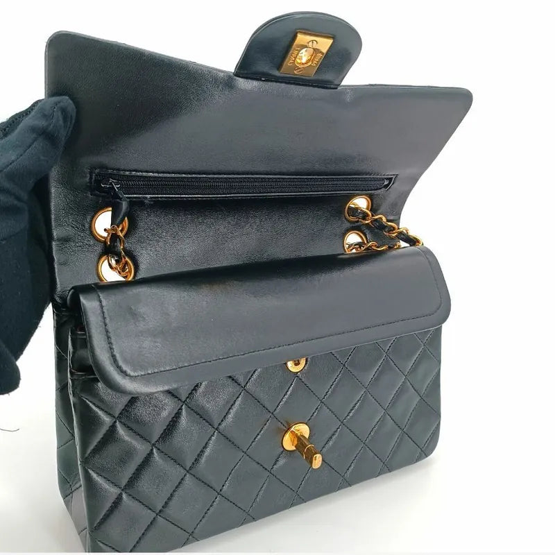 jt067-chanel-vintage-black-lambskin-23cm-classic-flap-bag