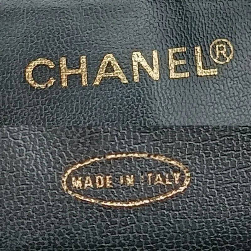 ra316-chanel-vintage-black-caviar-leather-chevron-handbag