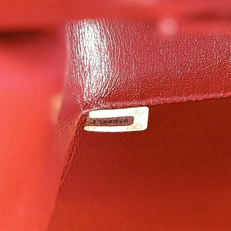 jah196-chanel-vintage-black-lambskin-trapezoid-flap-bag