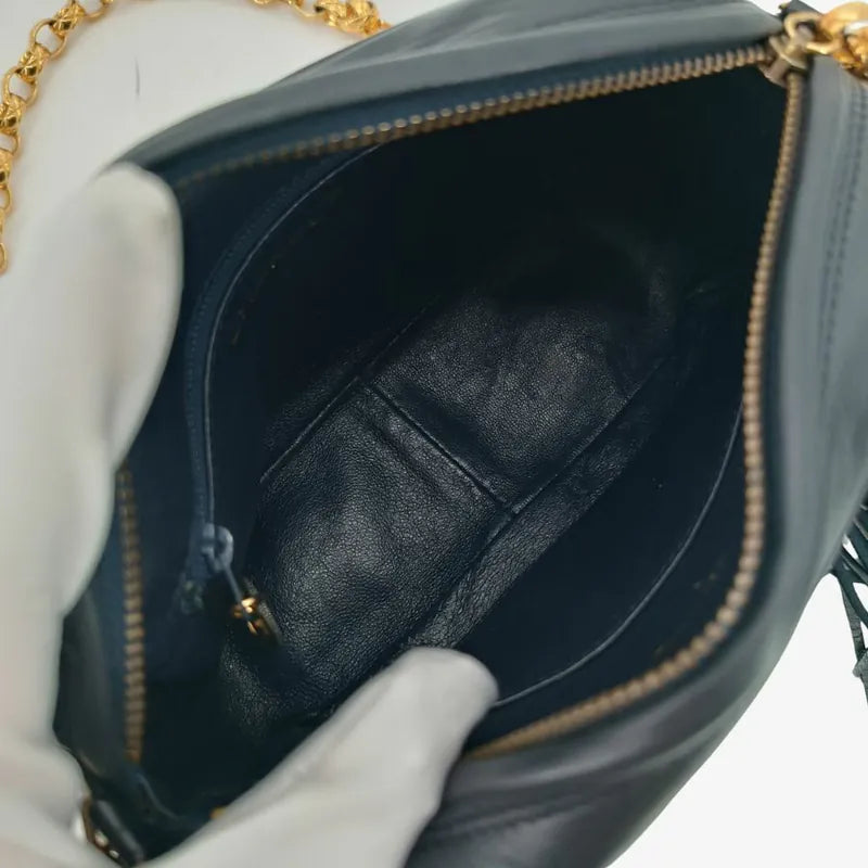 ju694-chanel-vintage-navy-lambskin-gold-chain-chevron-camera-bag