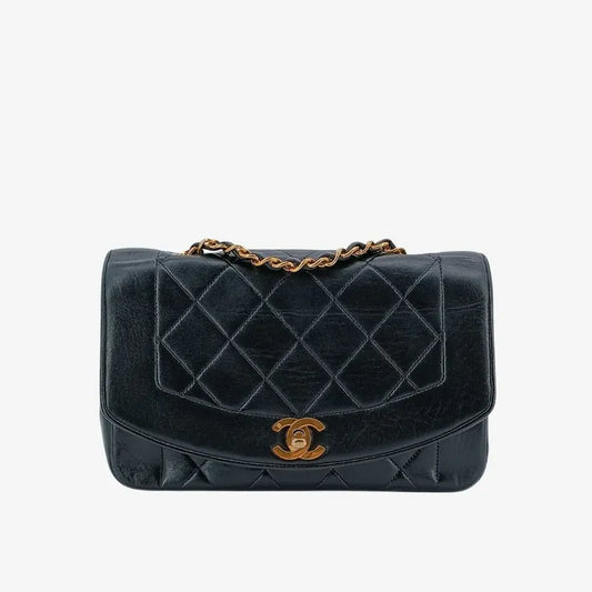 rb017-chanel-vintage-black-lambskin-22cm-diana-flap-bag
