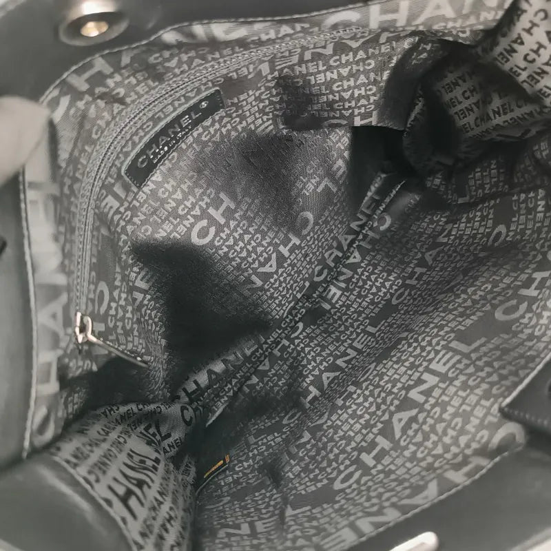 rb512-chanel-vintage-black-lambskin-chocolate-bar-tote-bag