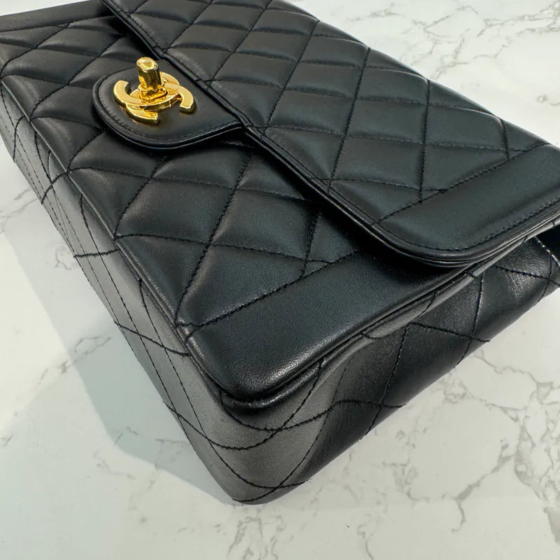 rc398-chanel-vintage-black-lambskin-flap-bag