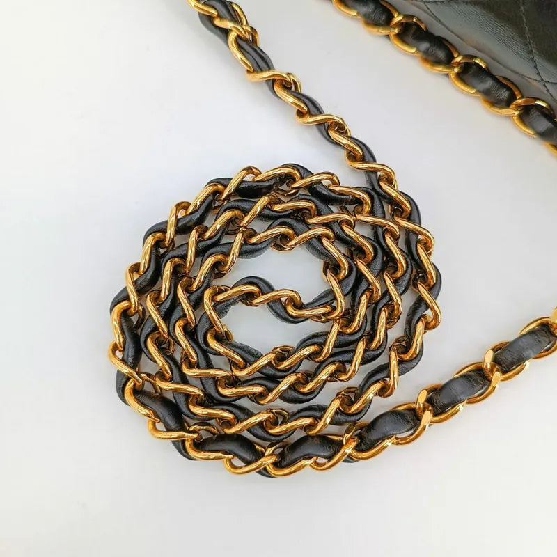 ra832-chanel-vintage-black-lambskin-25cm-classic-flap-bag