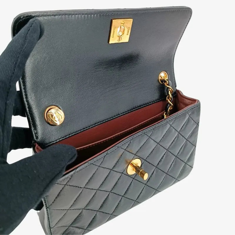 jah163-chanel-vintage-black-lambskin-flap-bag