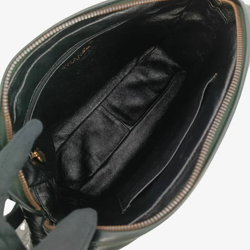 jt599-chanel-vintage-black-lambskin-tessel-camera-bag