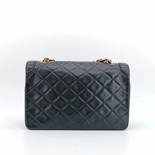 jr659-chanel-vintage-black-lambskin-quilted-flap-bag
