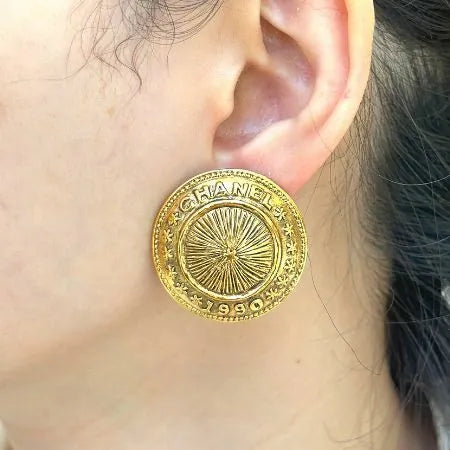 jm891-chanel-vintage-gold-plated-clip-on-earrings