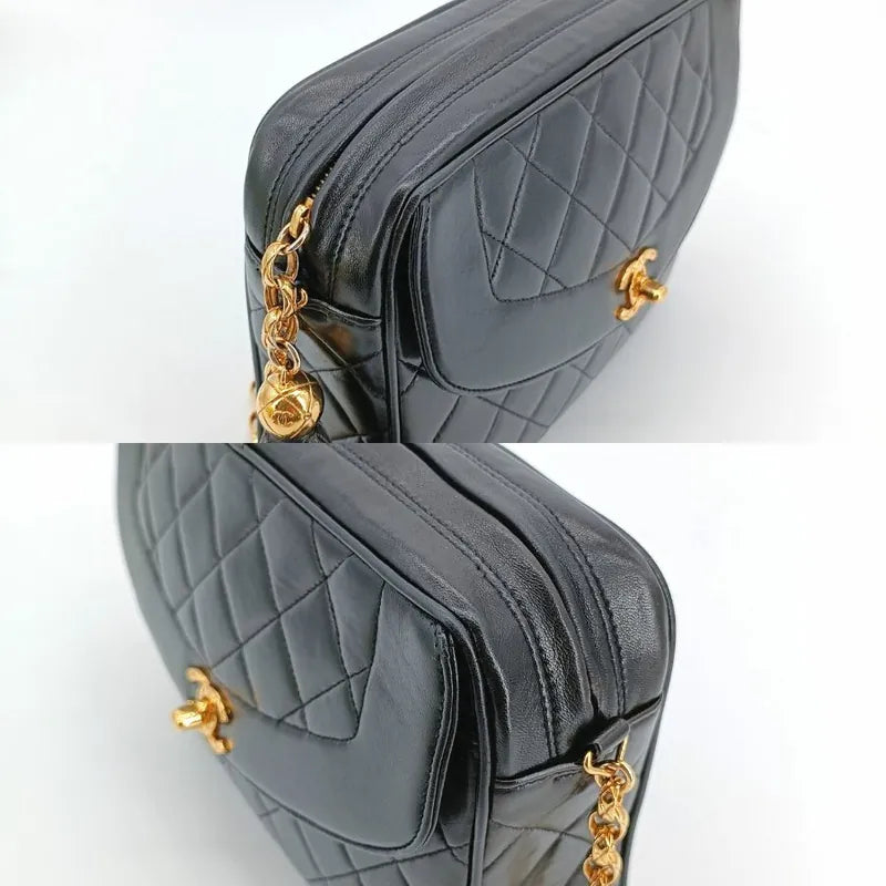 js539-chanel-vintage-black-lambskin-gold-chain-camera-bag