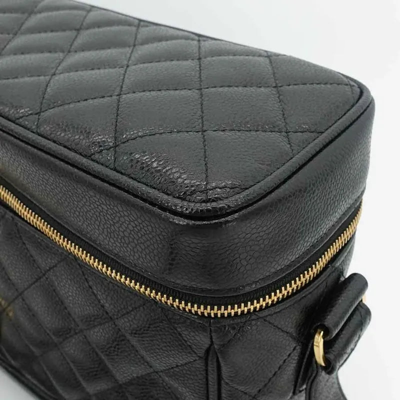 jq847-chanel-vintage-black-caviar-leather-quilted-vanity-case