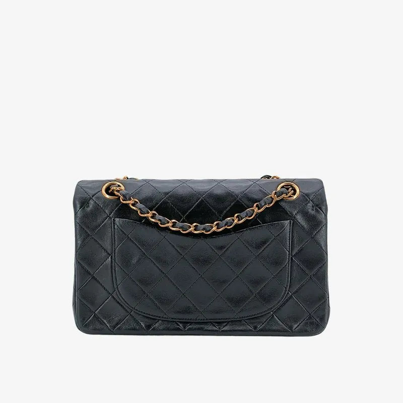 ju235-chanel-vintage-black-lambskin-23cm-classic-flap-bag