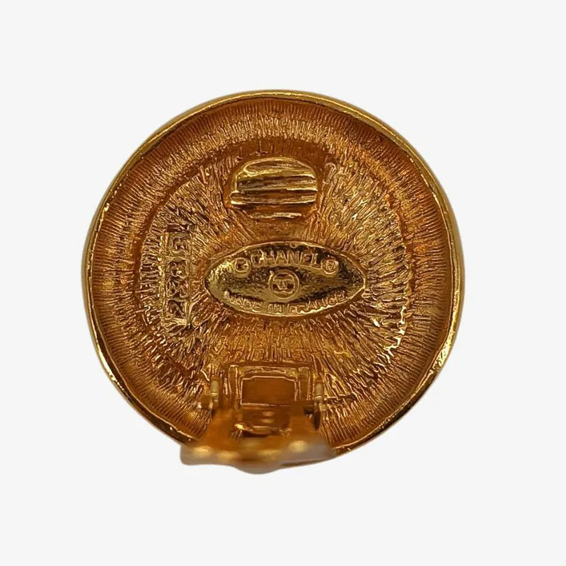 rb496-chanel-vintage-round-gold-plated-clip-on-earrings