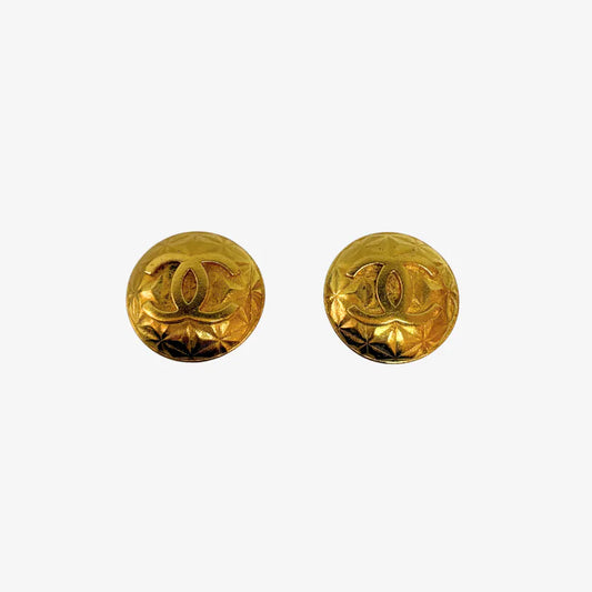 RC562 - CHANEL Vintage CC Logo Gold Clip-On Earrings