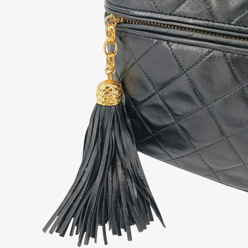 jt446-chanel-vintage-black-lambskin-tassels-gold-chain-camera-bag