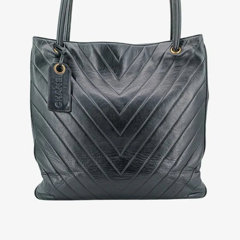 jah95-chanel-vintage-black-lambskin-chevron-tote-bag