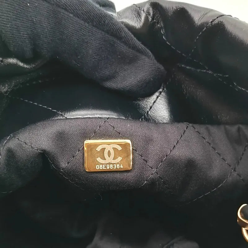 jt684-chanel-black-shiny-calfskin-quilted-22-mini-shoulder-bag