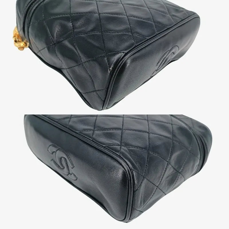 jt446-chanel-vintage-black-lambskin-tassels-gold-chain-camera-bag