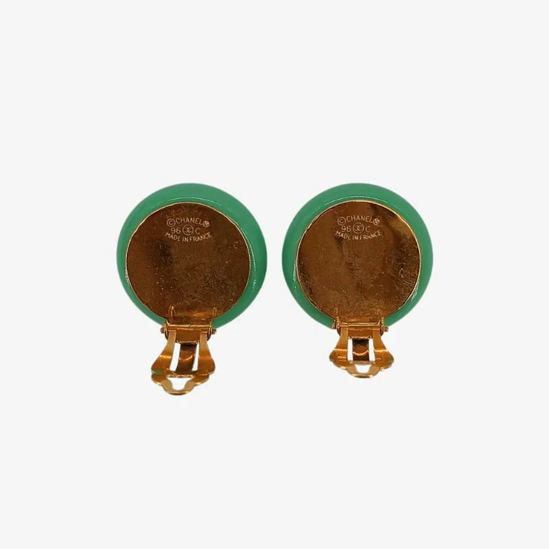 ju838-chanel-vintage-green-resin-imitation-pearls-clip-on-earrings