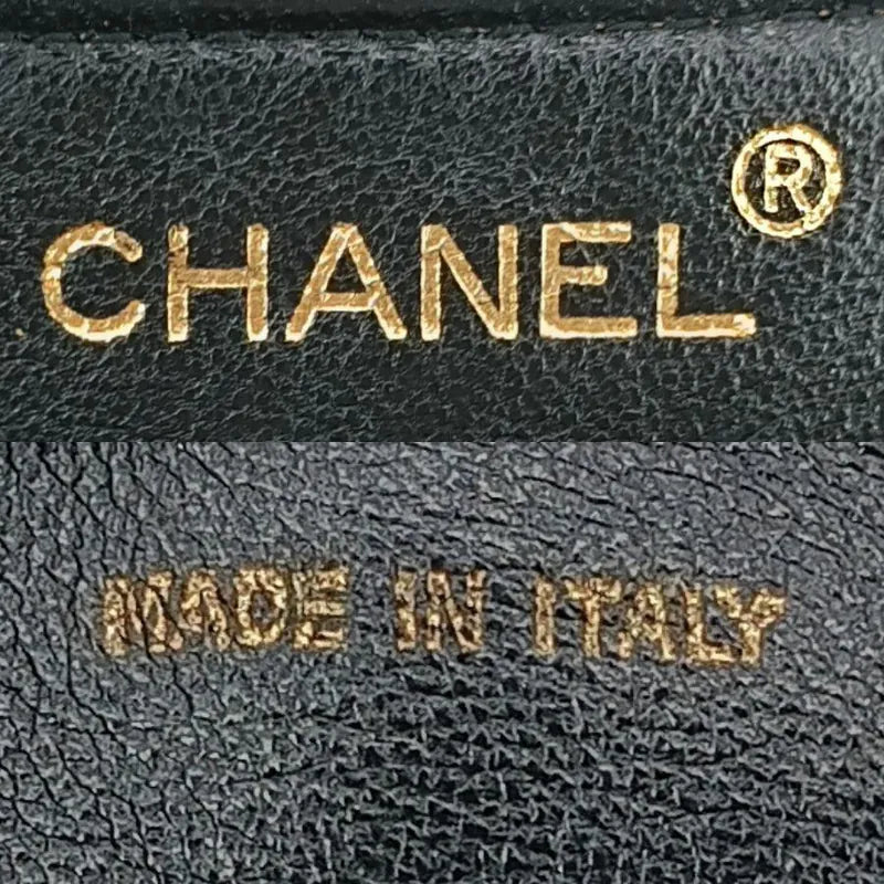 rb122-chanel-vintage-black-lambskin-tassel-camera-bag