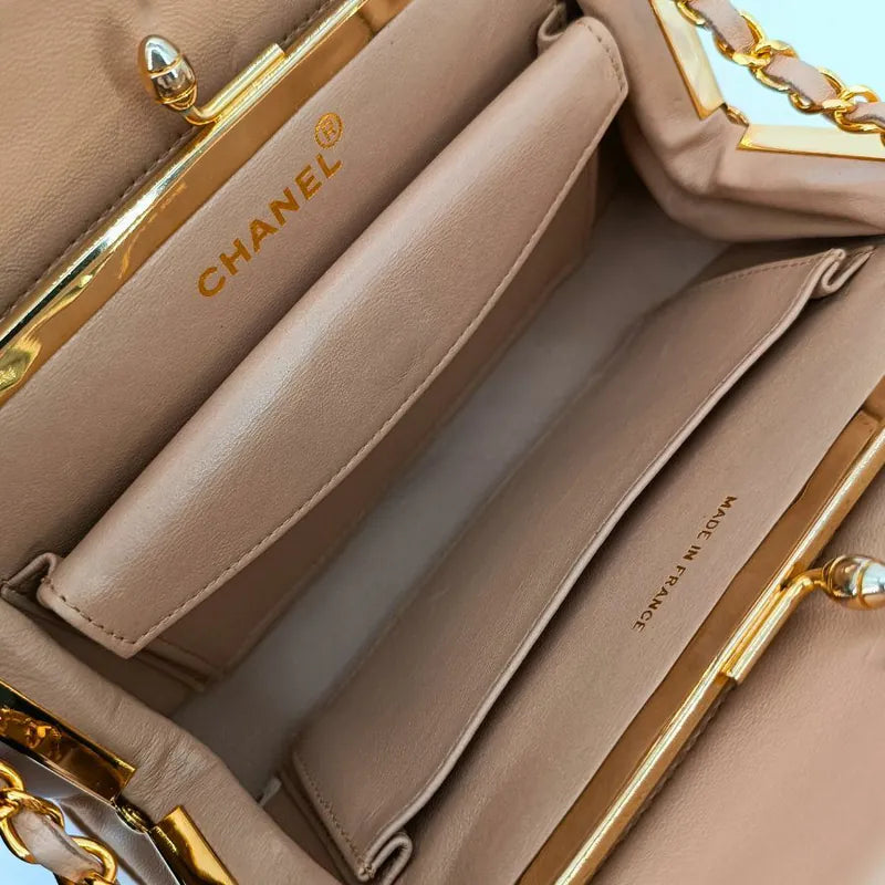 rb447-chanel-vintage-beige-lambskin-chevron-handbag