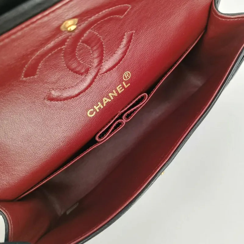 jt686-chanel-vintage-black-lambskin-23cm-classic-flap-bag