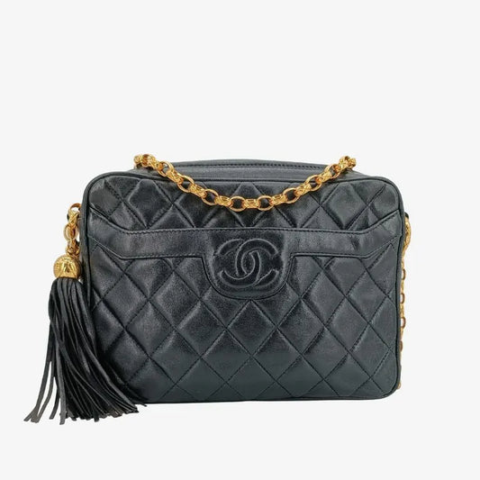 jt043-chanel-vintage-black-lambskin-gold-chain-camera-bag