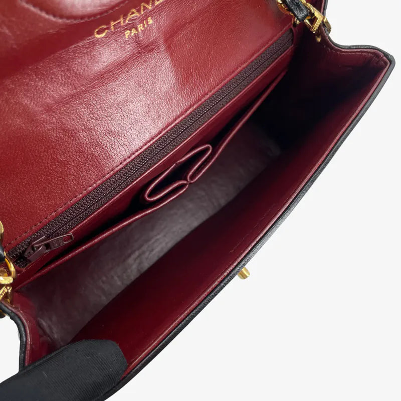 ra652-chanel-vintage-black-lambskin-quilted-flap-bag