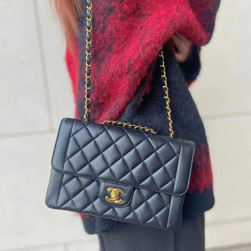 rc398-chanel-vintage-black-lambskin-flap-bag