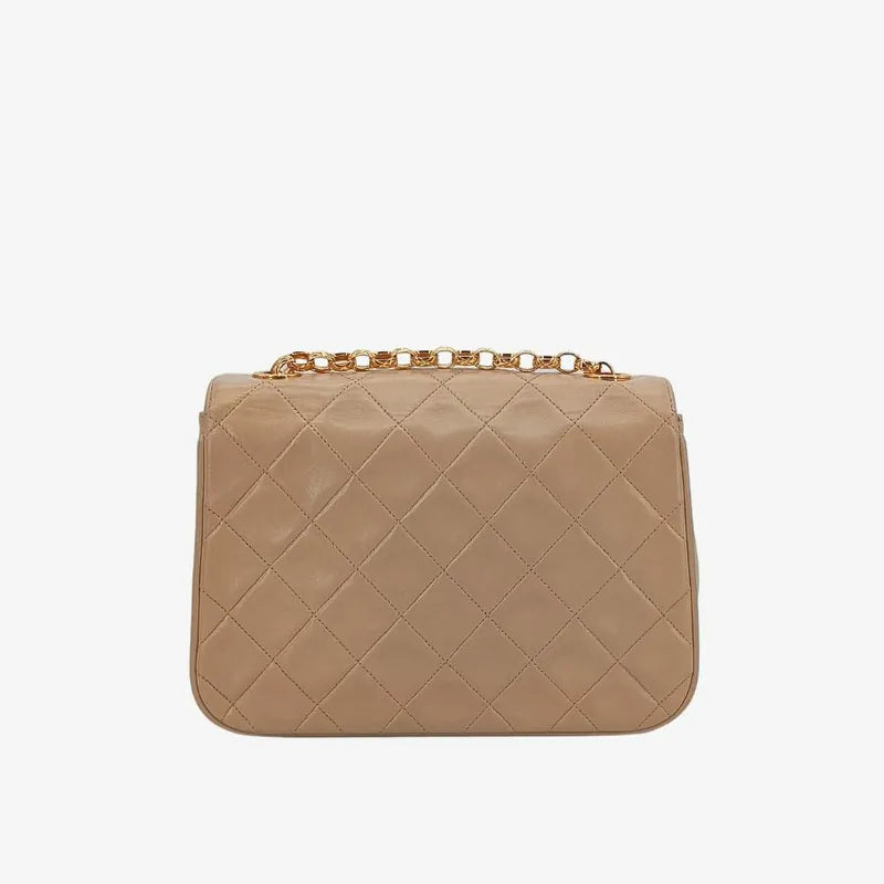 jt220-chanel-vintage-beige-lambskin-gold-chain-flap-bag