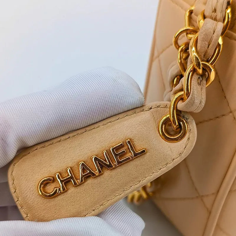 jt915-chanel-vintage-beige-lambskin-quilted-camera-bag