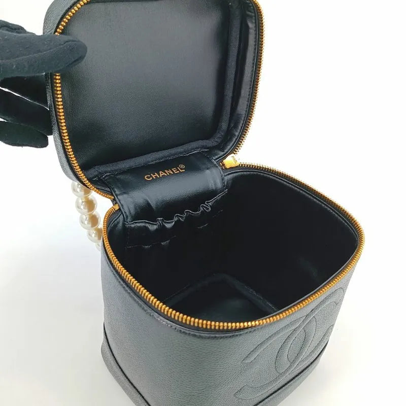 jt216-chanel-vintage-black-caviar-leather-cosmetic-bag
