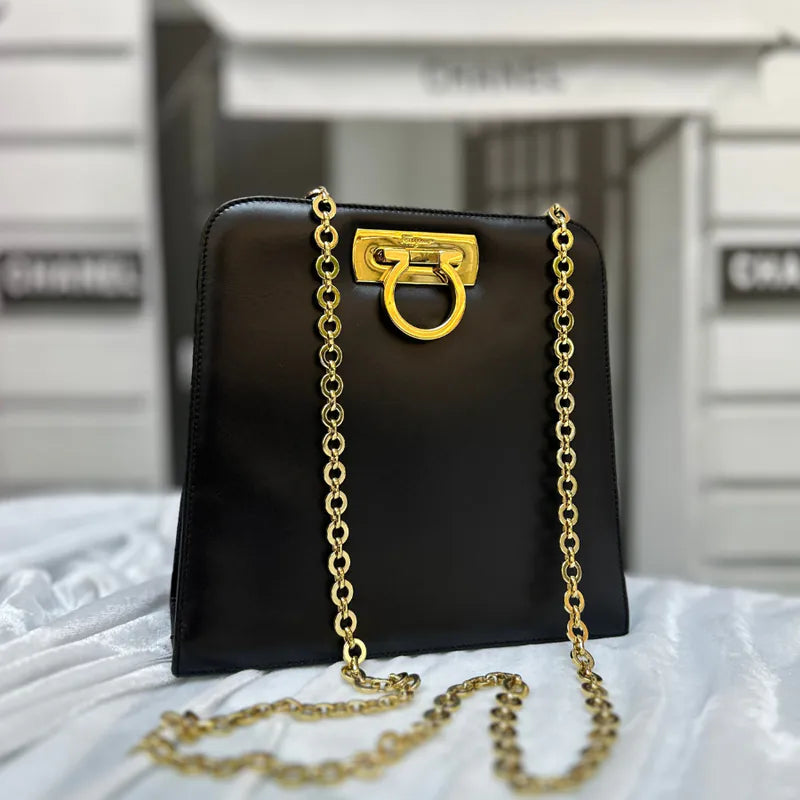 rc171-salvatore-ferragamo-vintage-black-box-leather-shoulder-bag