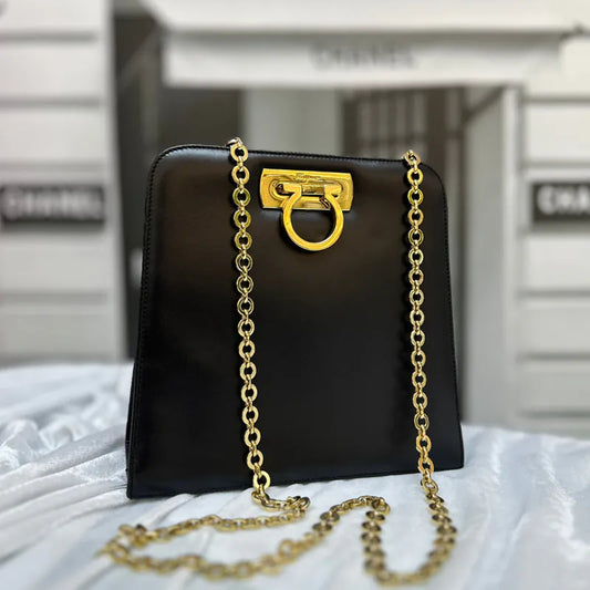 rc171-salvatore-ferragamo-vintage-black-box-leather-shoulder-bag