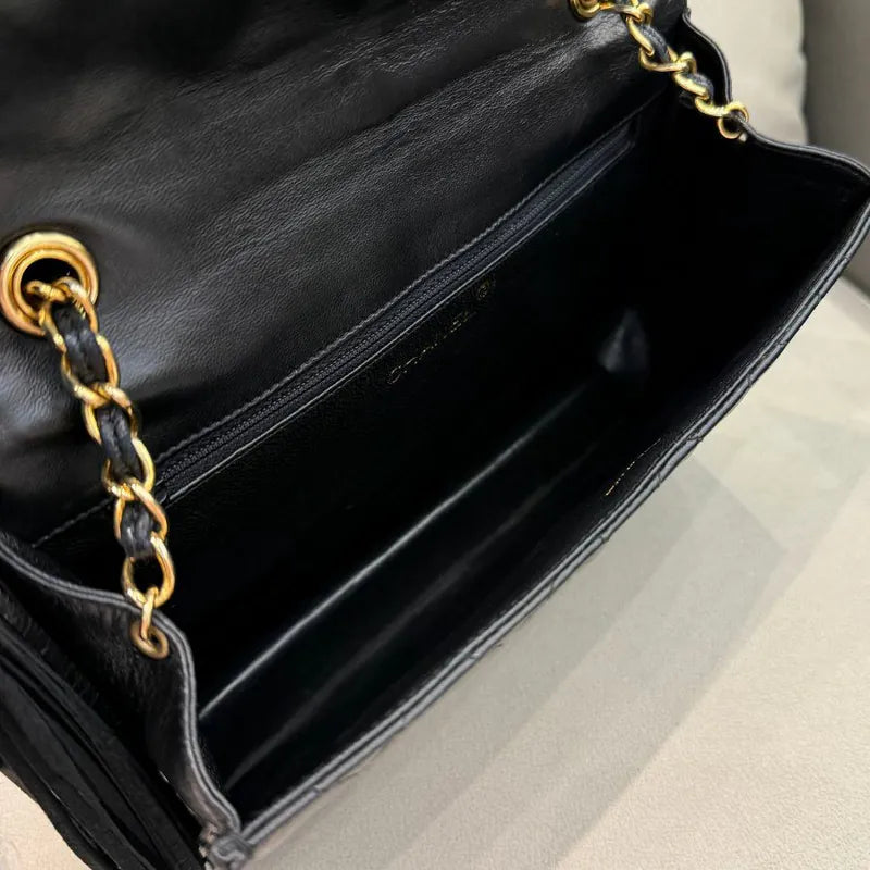 rc721-chanel-vintage-black-lambskin-quilted-flap-bag