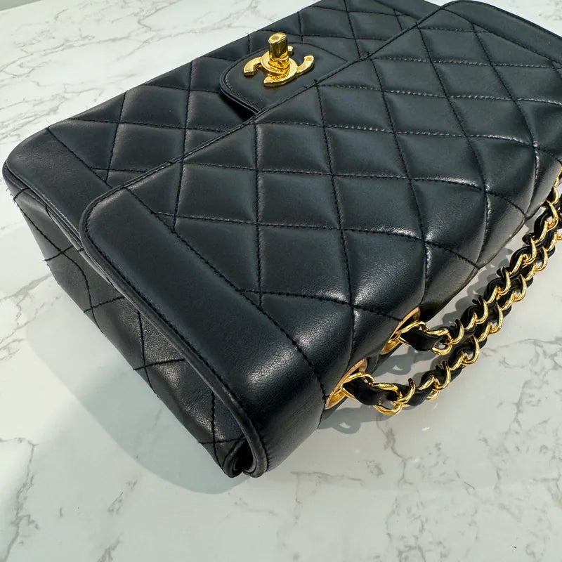 rc398-chanel-vintage-black-lambskin-flap-bag
