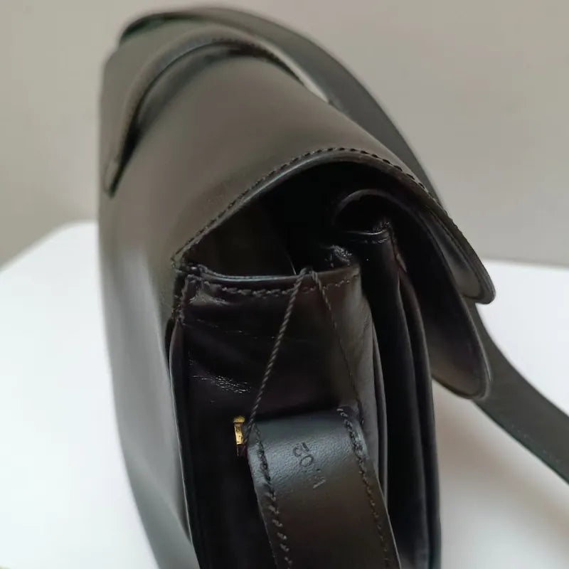 jw452-celine-vintage-black-box-leather-shoulder-bag