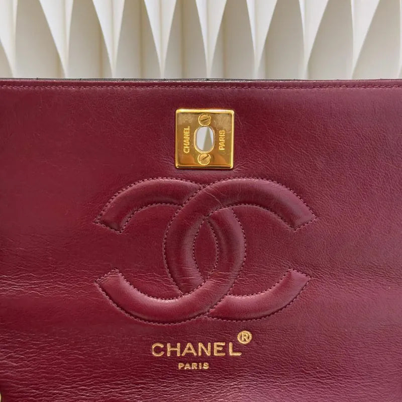 jw951-chanel-vintage-black-lambskin-horizontal-stripe-circle-turnlock-flap-bag