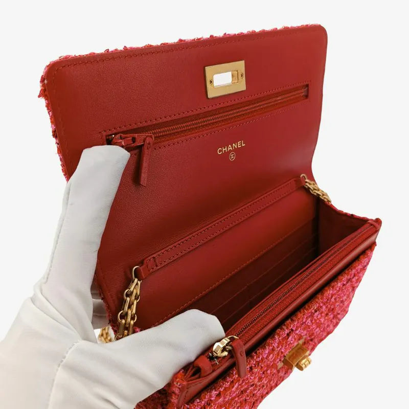 c490-chanel-red-tweed-255-reissue-wallet-on-chain