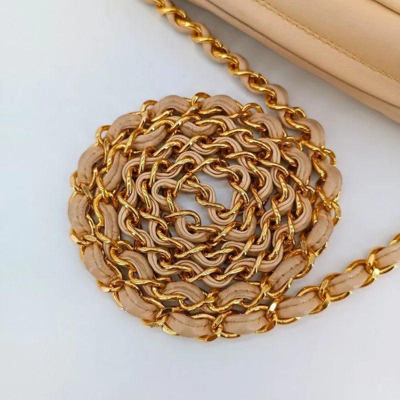 jah160-chanel-vintage-beige-lambskin-quilted-camera-bag