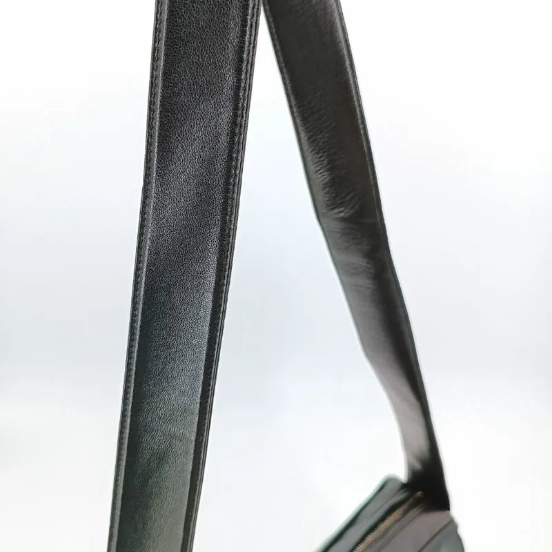 jr611-chanel-vintage-black-lambskin-camera-bag