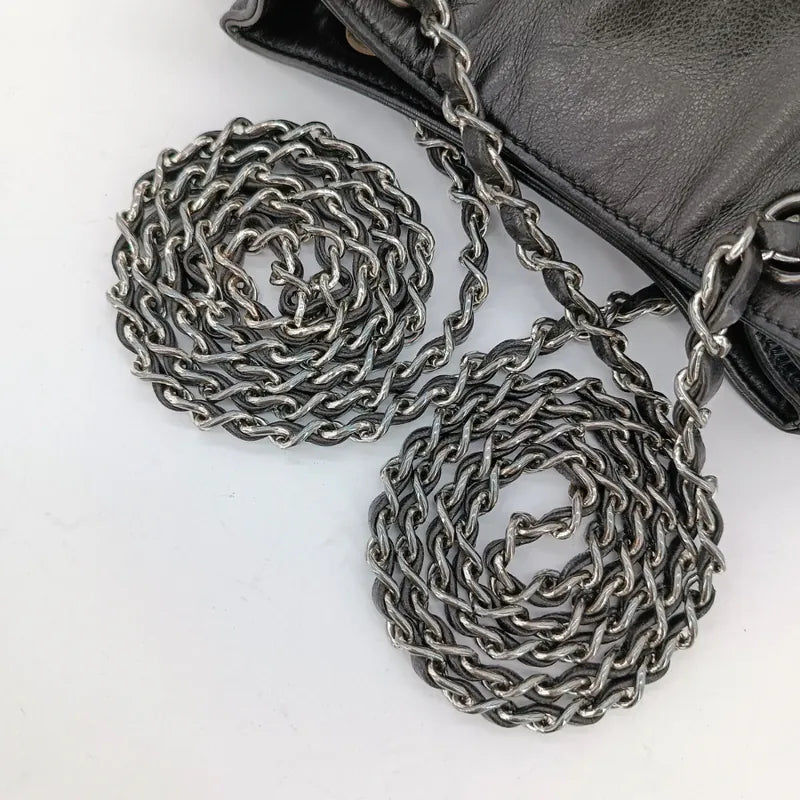 ra992-chanel-vintage-black-lambskin-bucket-bag