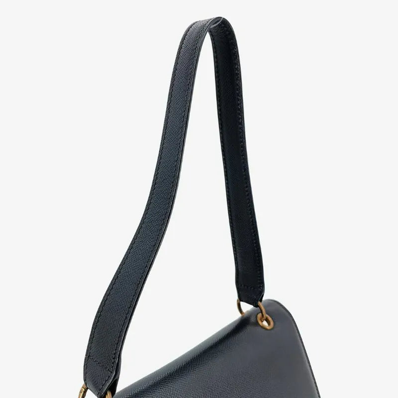 ju666-chanel-vintage-black-caviar-leather-shoulder-bag